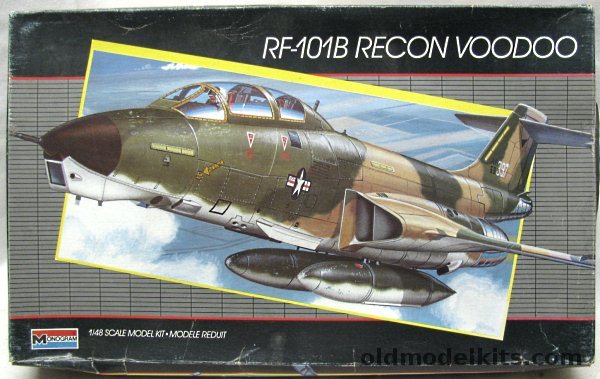 Monogram 1/48 RF-101B Recon Voodoo, 5818 plastic model kit